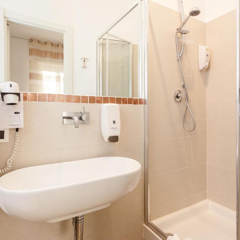 Relais 155 Guest House - Double or Twin Room with Private Bathroom - 7