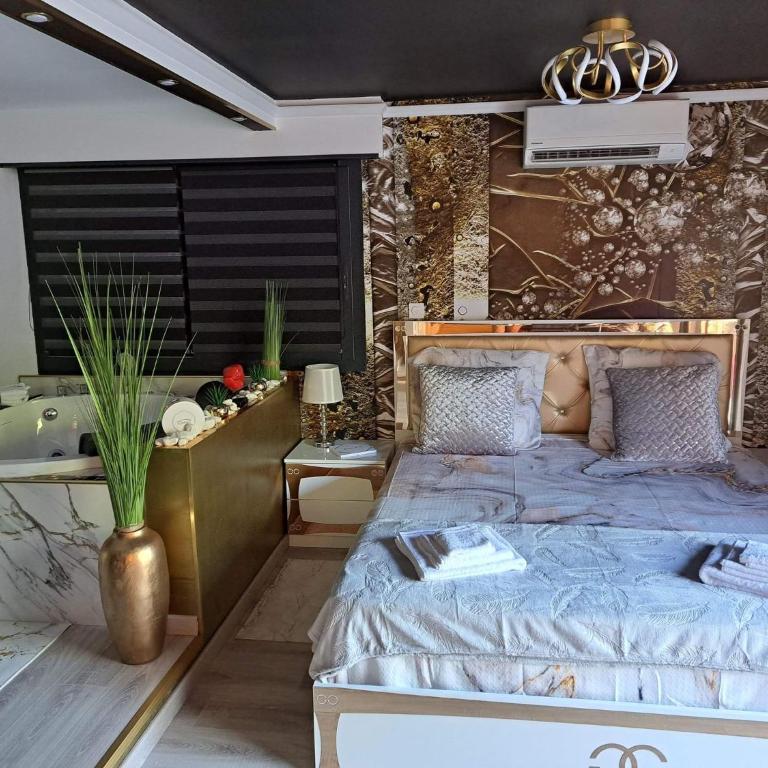 L'Aurore Love Room de prestige jacuzzi sauna piscine chauffée cuisine - Maison 1 Chambre - 40