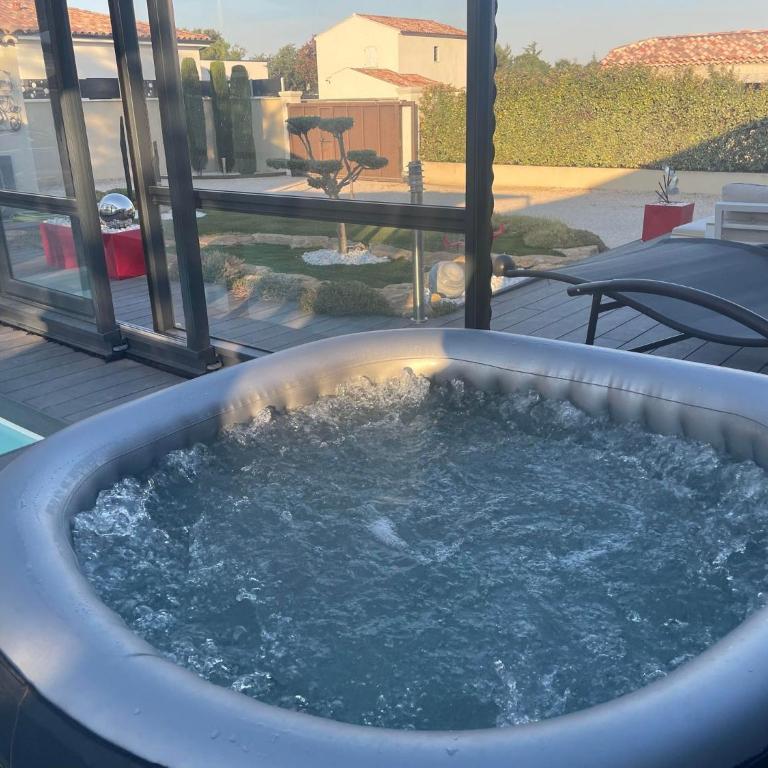 L'Aurore Love Room de prestige jacuzzi sauna piscine chauffée cuisine - Maison 1 Chambre - 55