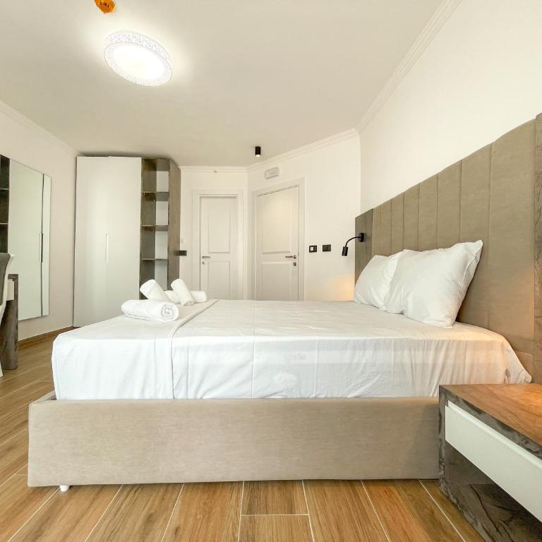 ARABESQUE Apartments & Suite - Deluxe Double Room - 4