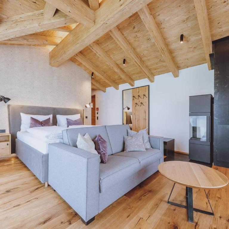 ZAGLGUT Premium Hotel & Chalets, Zell am See-Kaprun - Wellness & Infinity Pool, Air Conditioning, Panoramic Views & Summer Card Included - Superior Chalet mit Sauna - 1