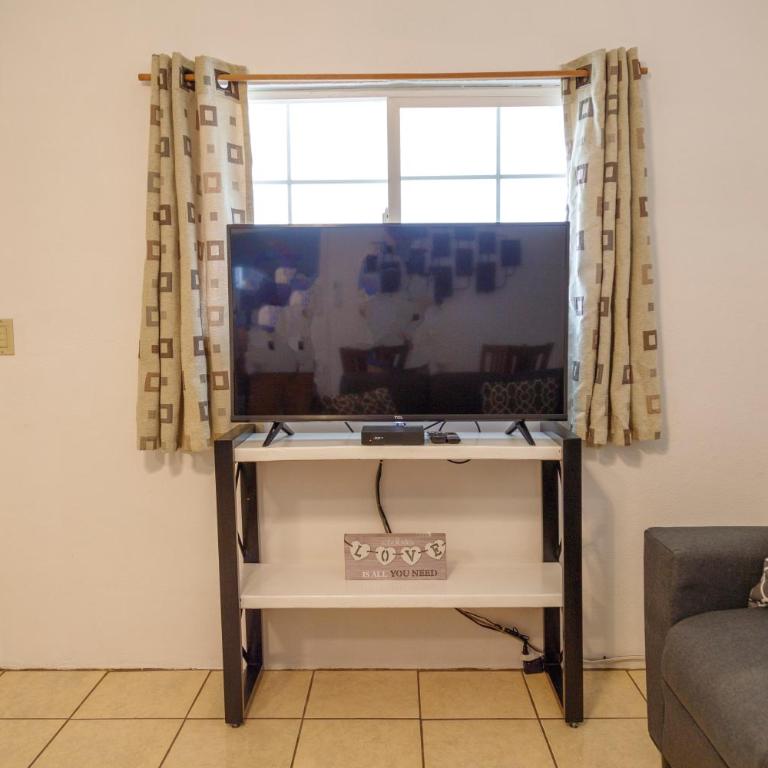 Seaside Adventure Lodging - Apartment with Sea View - 5
