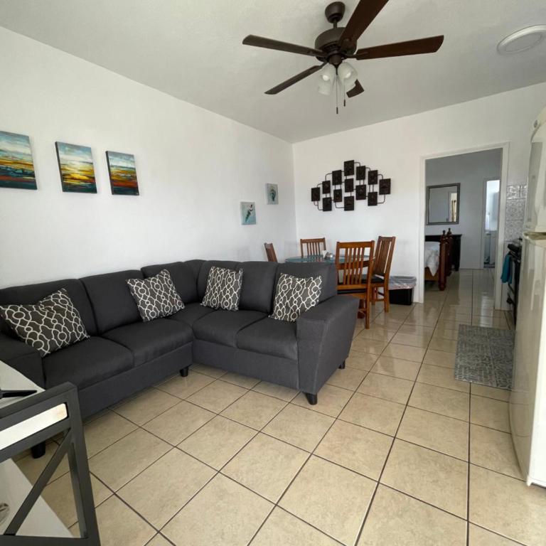 Seaside Adventure Lodging - Apartment with Sea View - 4