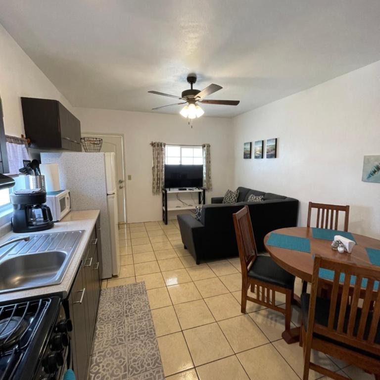 Seaside Adventure Lodging - Apartment with Sea View - 6