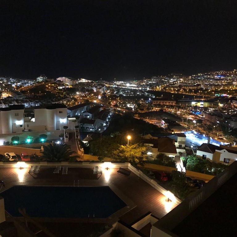 Apartamento con impresionantes vistas y piscina - Apartamento con terraza - 79