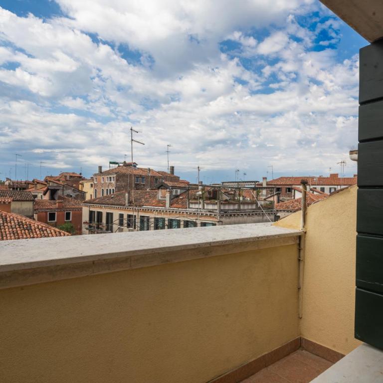 Bright Apartment On Venetian Roofs R&R - Appartamento con Terrazza - 7