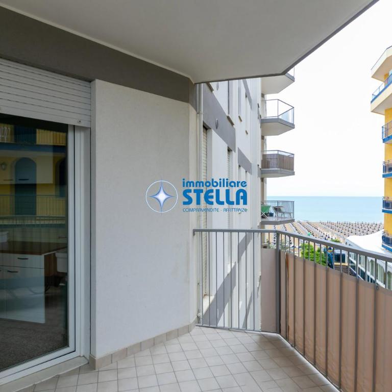 Condominio Commerciale - Appartamento con Vista Mare - 1