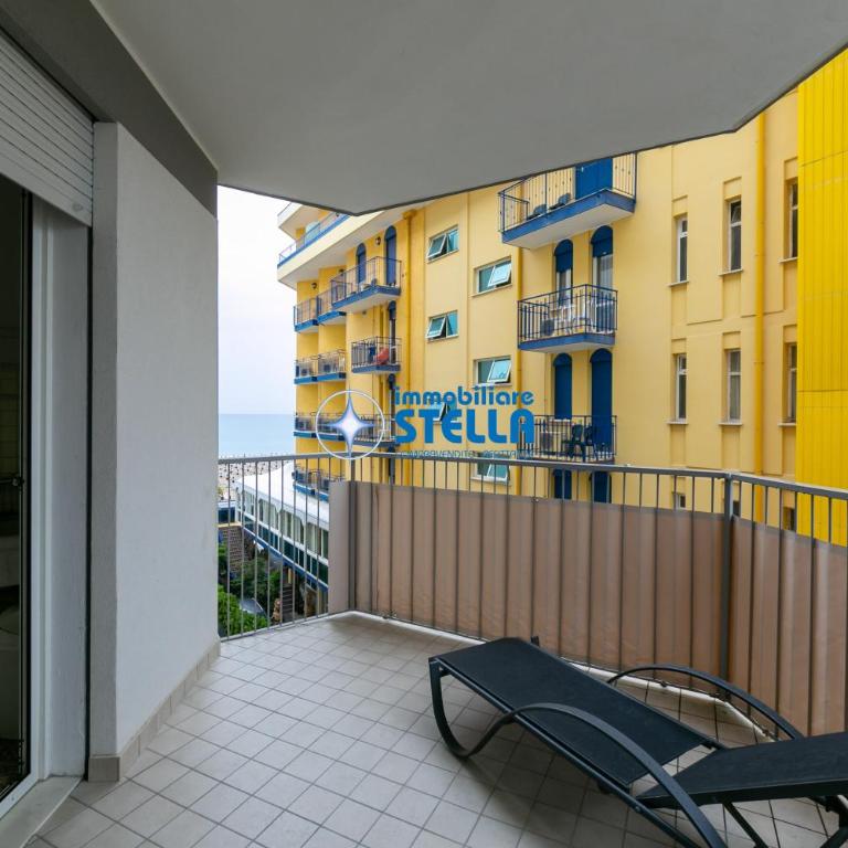 Condominio Commerciale - Appartamento con Vista Mare - 3
