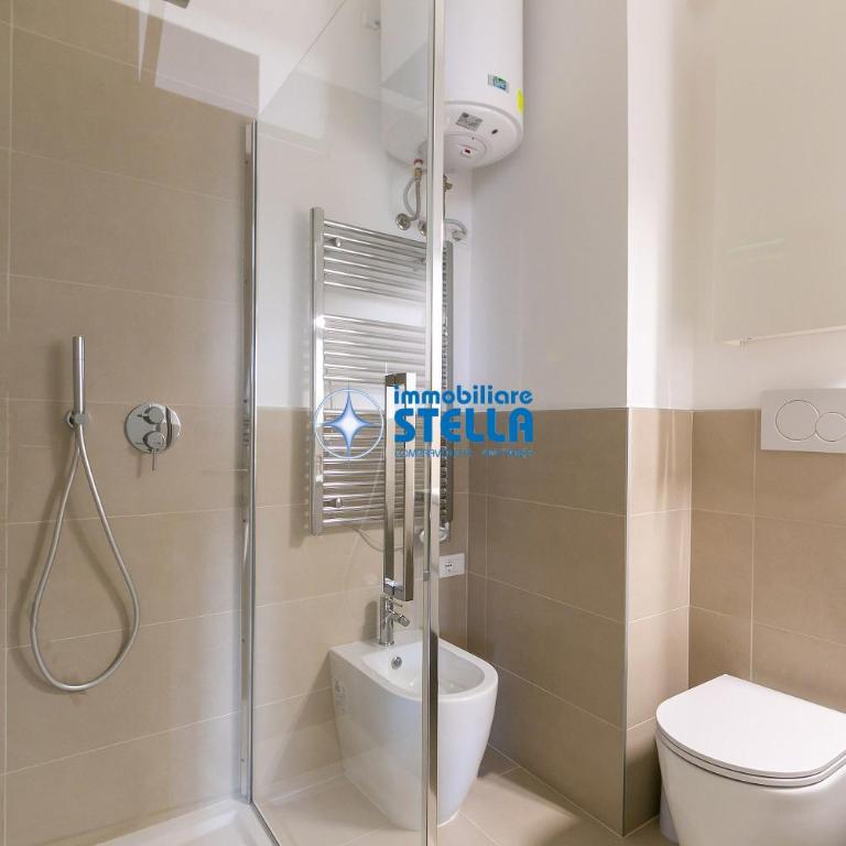 Condominio Commerciale - Appartamento con Vista Mare - 5
