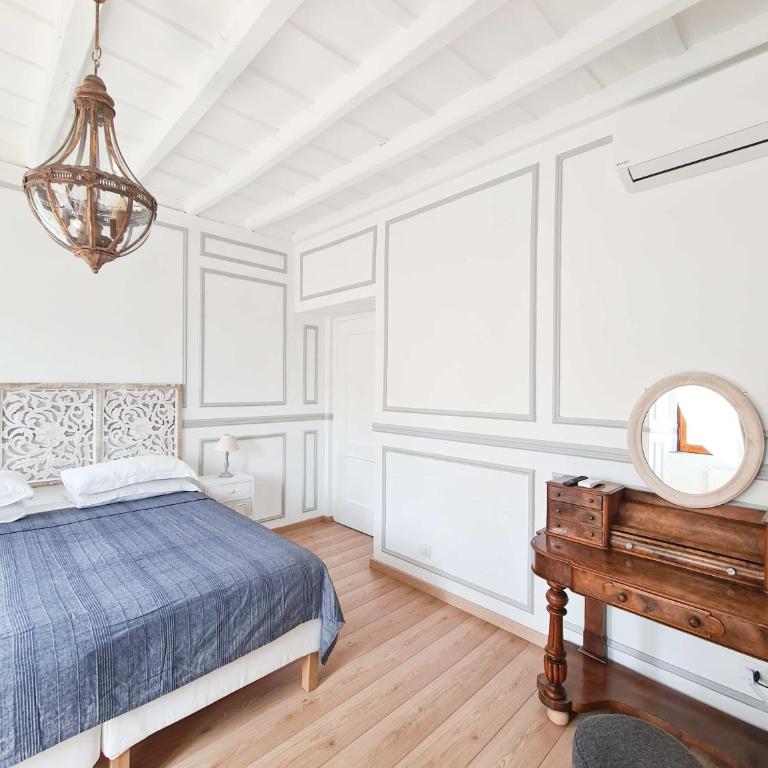 Via Vittoria Quattro - Two-Bedroom Apartment - 3