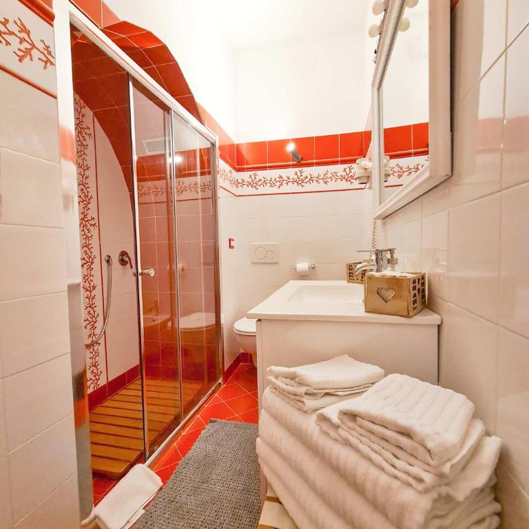 Via Vittoria Quattro - Two-Bedroom Apartment - 12