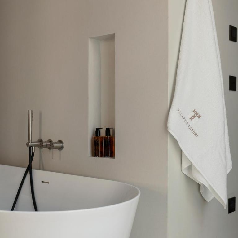 Palazzo Tafuri Boutique Hotel - Suite - 9