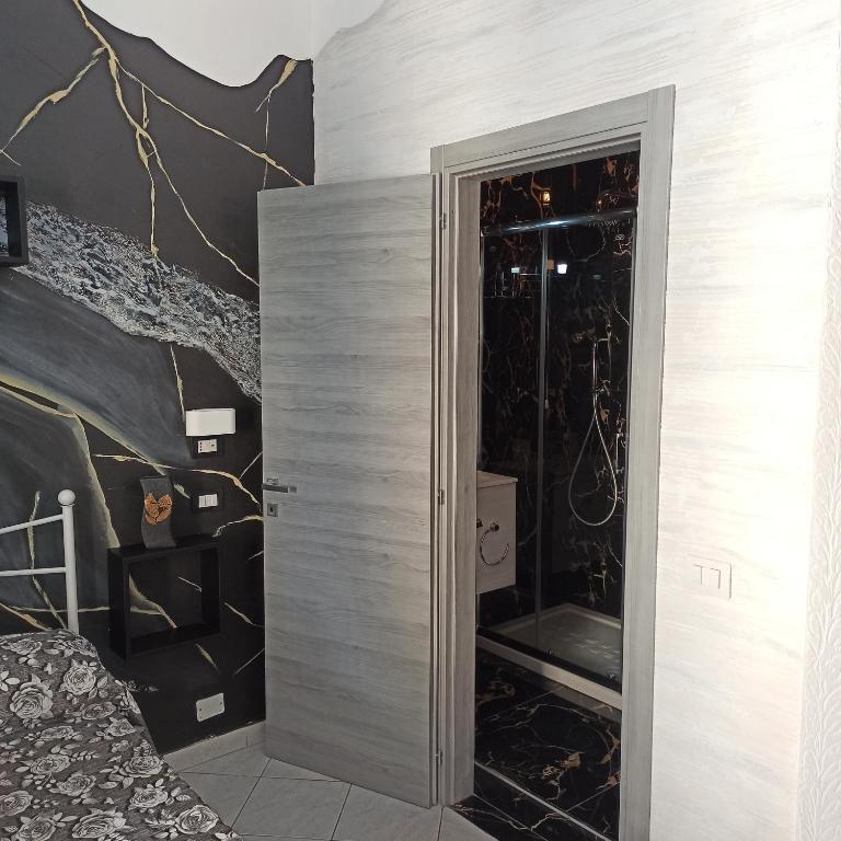 In The Center Rooms - Monolocale con Balcone - 14