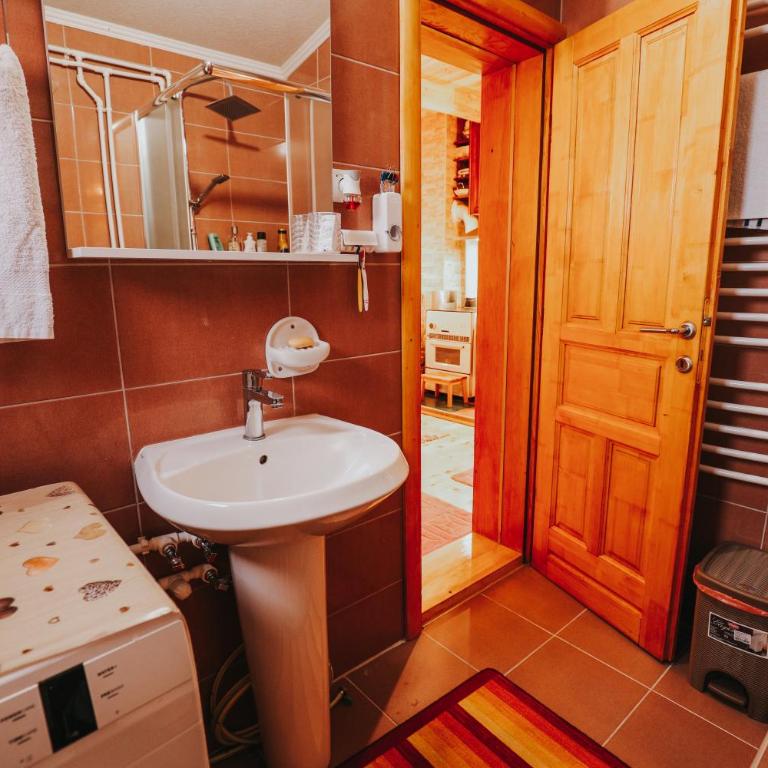 Momo's House - Three-Bedroom Villa - 26