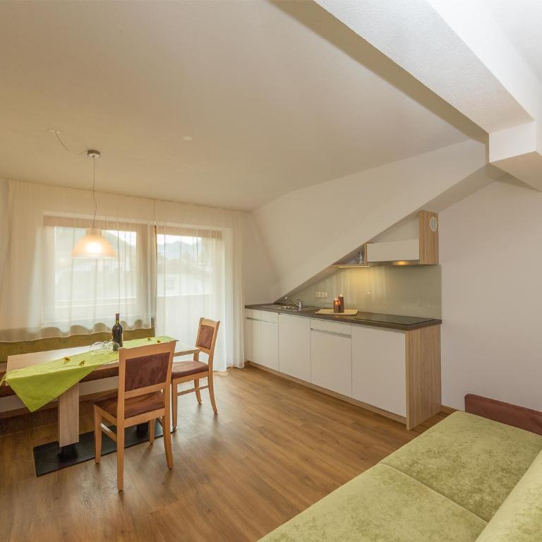Garni Appartement Alpenresidence - Apartamento con vistas a las montañas - 21