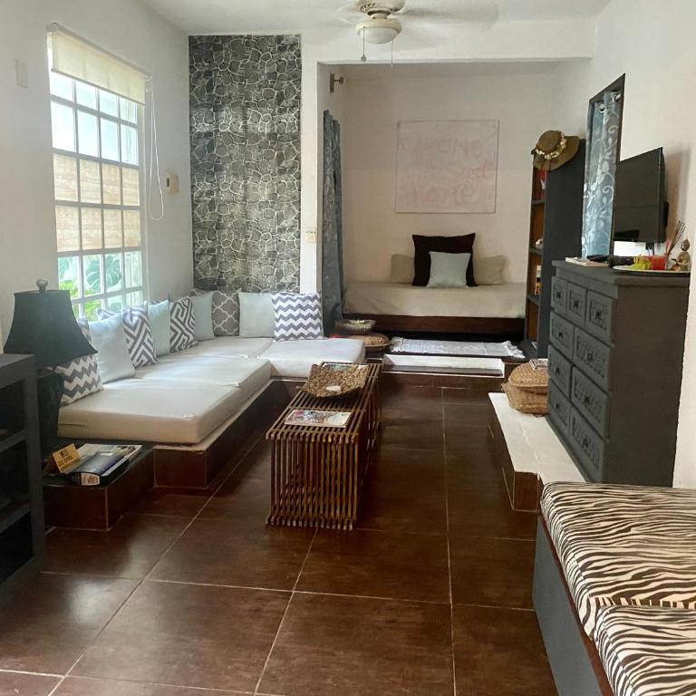 Cozy espacious welcoming apartment PET FRIENDLY - Two-Bedroom Apartment - 1