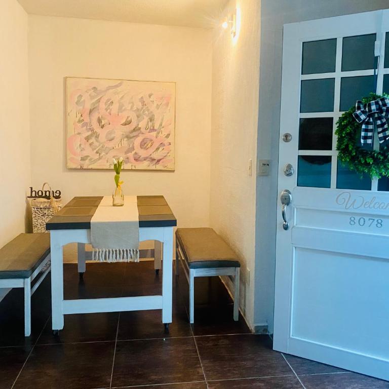 Cozy espacious welcoming apartment PET FRIENDLY - Two-Bedroom Apartment - 11