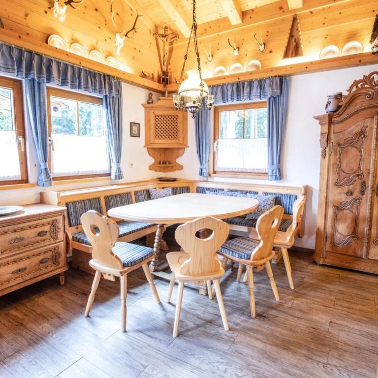 Chalet in Austria near Ski Lift & Forest - Ferienhaus mit 4 Zimmern - 5