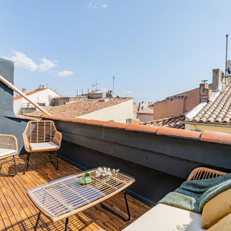 LOFT EN VILLE - Duplex Terrasse coeur historique avec vue dégagée & Parking souterrain Offert - Appartement Deluxe - 3