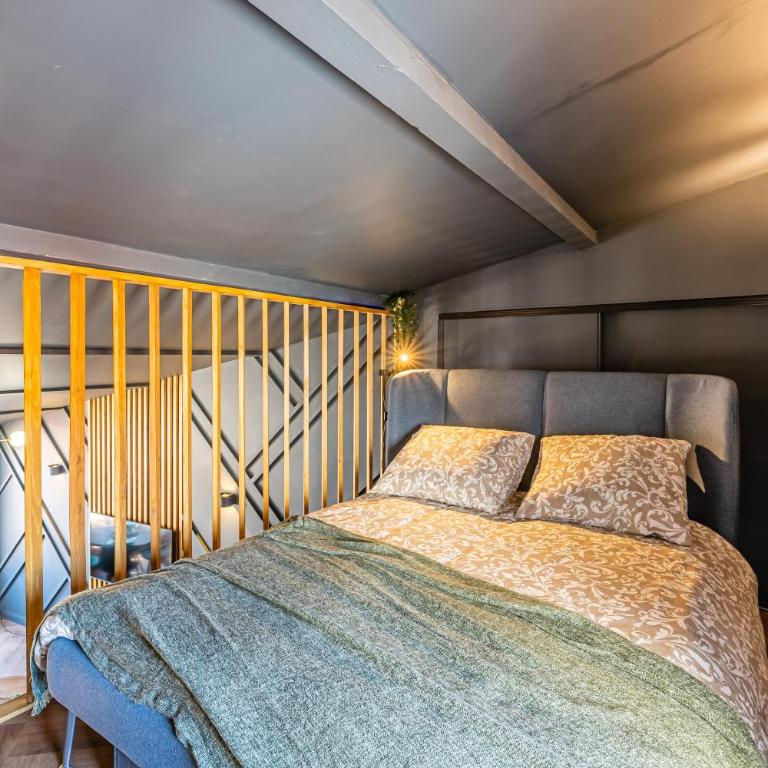 LOFT EN VILLE - Duplex Terrasse coeur historique avec vue dégagée & Parking souterrain Offert - Appartement Deluxe - 7