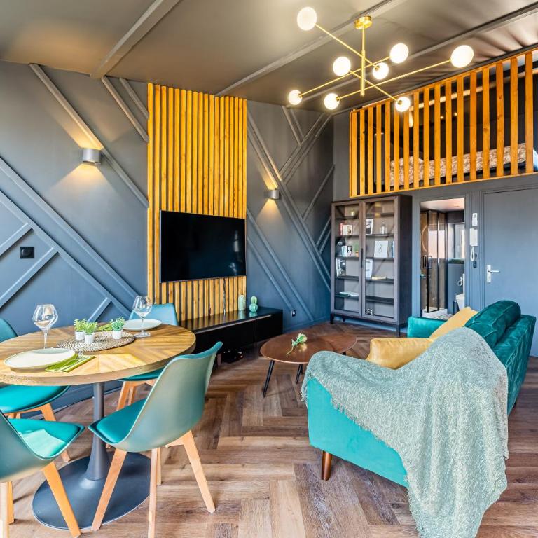 LOFT EN VILLE - Duplex Terrasse coeur historique avec vue dégagée & Parking souterrain Offert - Appartement Deluxe - 18
