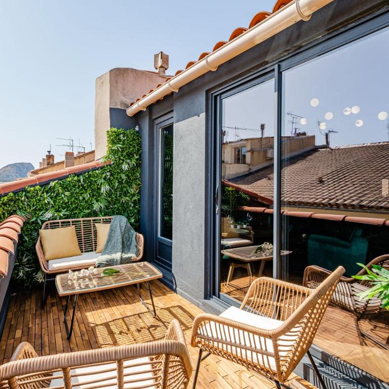 LOFT EN VILLE - Duplex Terrasse coeur historique avec vue dégagée & Parking souterrain Offert - Appartement Deluxe - 2