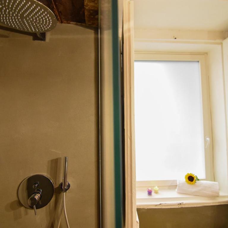 Arte Domus Napoli B&B - Camera Matrimoniale con Bagno Privato - 8