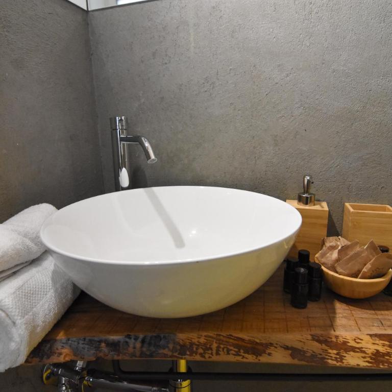 Arte Domus Napoli B&B - Camera Matrimoniale con Bagno Privato - 16