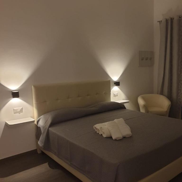 CAVOUR ROOMS - Ampia Camera Matrimoniale - 4