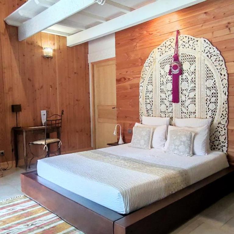 Couleurs du Sud - Chambre Double - Vue sur Piscine - 2