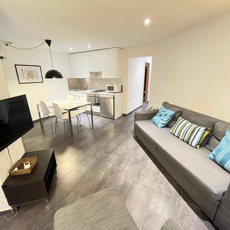 GORGEOUS APARTMENT IN DOWNTOWN - One-Bedroom Apartment - 4