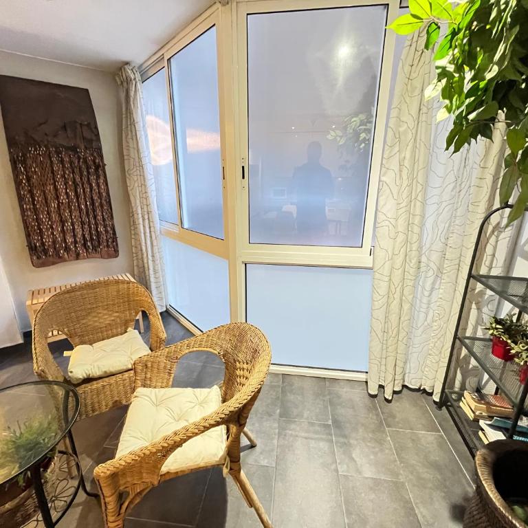 GORGEOUS APARTMENT IN DOWNTOWN - One-Bedroom Apartment - 8