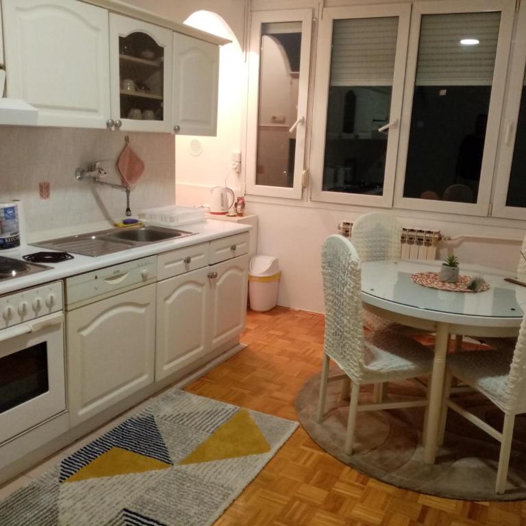 Apartman F&S - Novo Sarajevo - One-Bedroom Apartment - 21