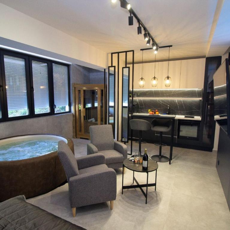 Jacuzzi Sauna SelfCheckIn Mystic - One-Bedroom Apartment - 14