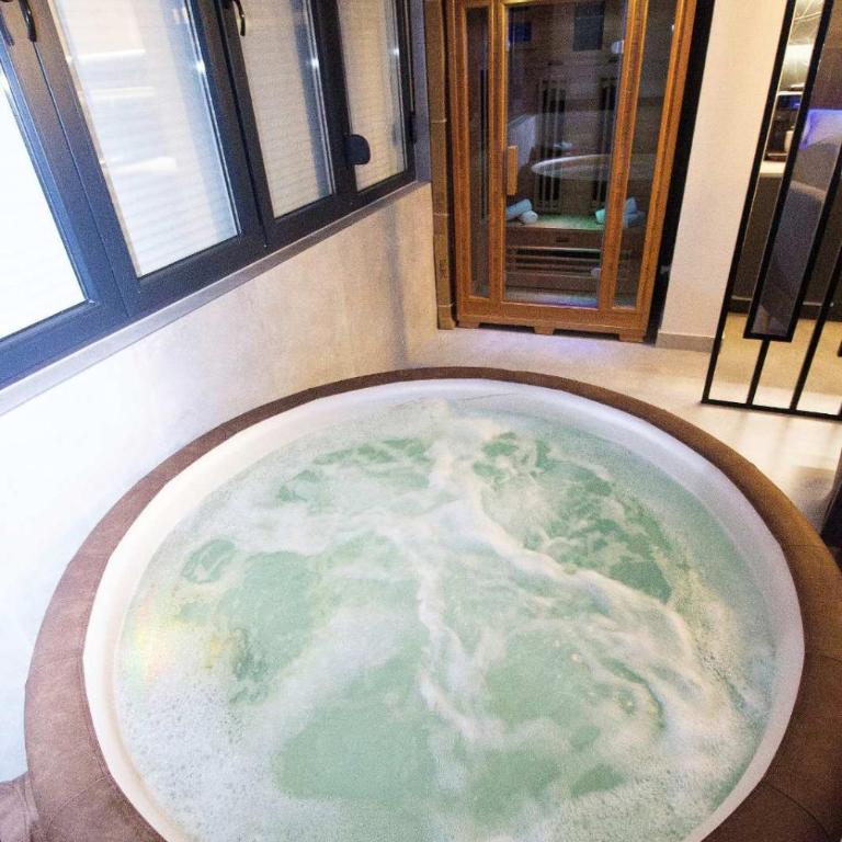 Jacuzzi Sauna SelfCheckIn Mystic - One-Bedroom Apartment - 10