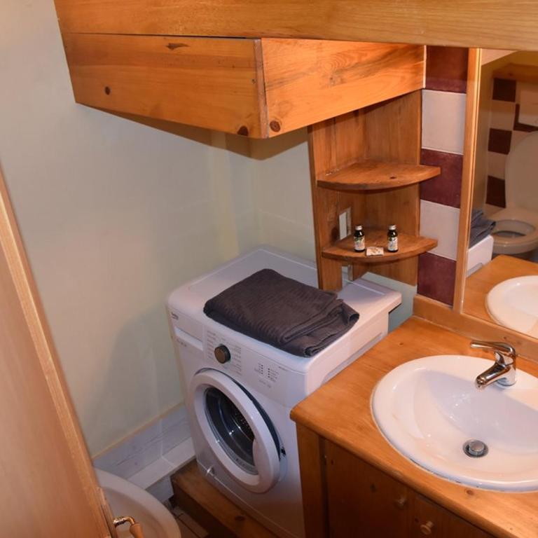 Studio avec Parking, Balcon Sud-Ouest et Équipements Complets - FR-1-266-193 - Studio - 6