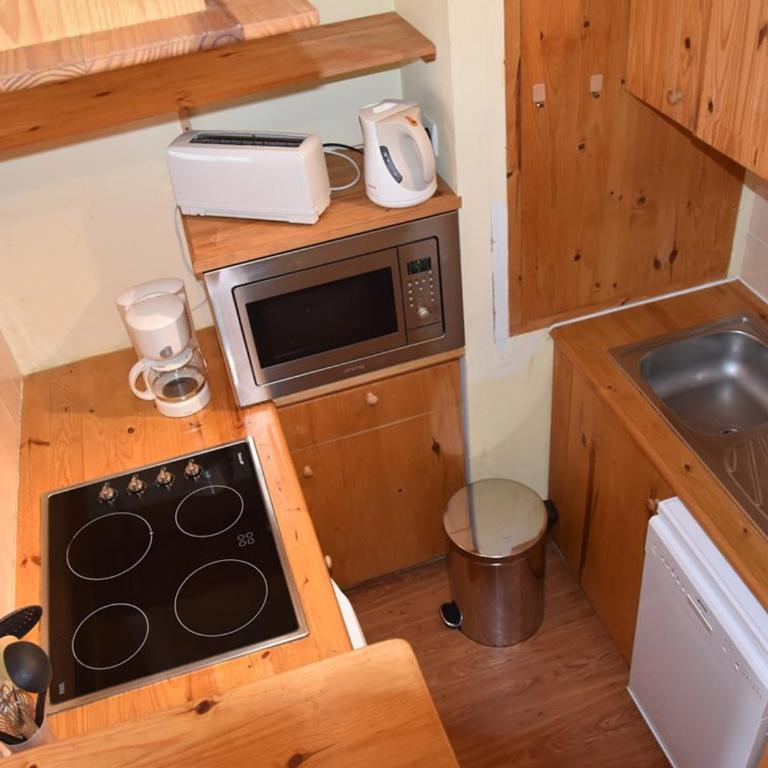 Studio avec Parking, Balcon Sud-Ouest et Équipements Complets - FR-1-266-193 - Studio - 7