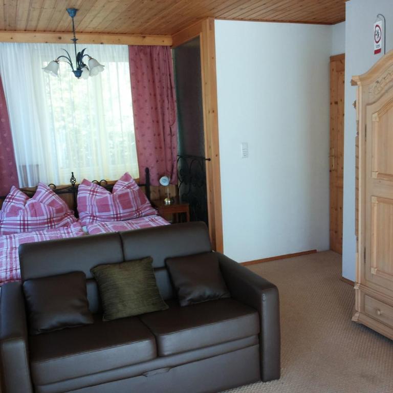 Alpenpension - Vierbettzimmer - 4