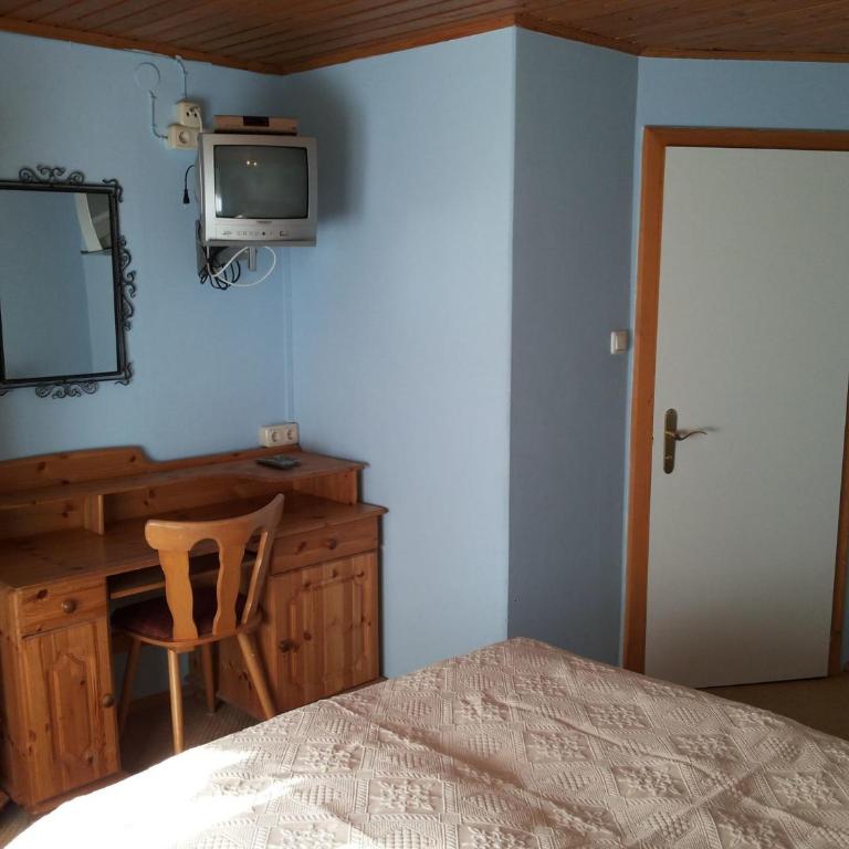 Alpenpension - Doppelzimmer - 8
