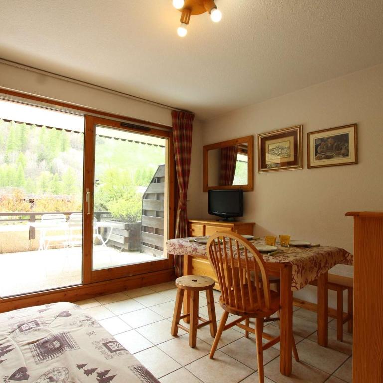 Studio lumineux avec terrasse sud. Serres-Chevalier, 4 personnes, équipements complets. - Appartement 1 Chambre - 9