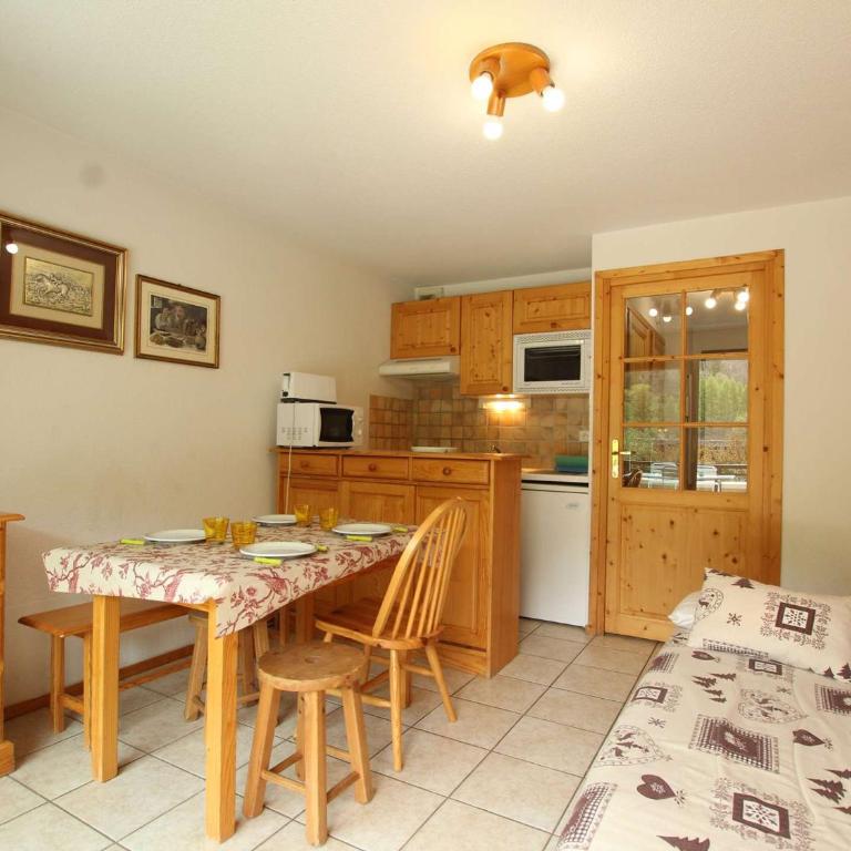 Studio lumineux avec terrasse sud. Serres-Chevalier, 4 personnes, équipements complets. - Appartement 1 Chambre - 10