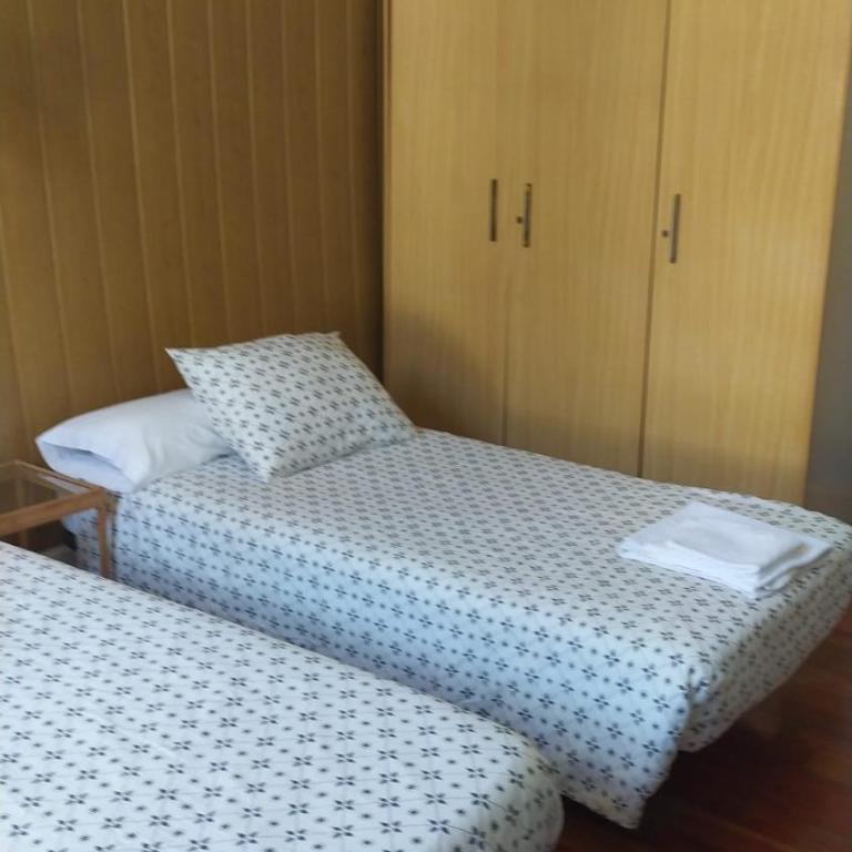 Pensión Manoli - Standard Twin Room with Shared Bathroom - 6