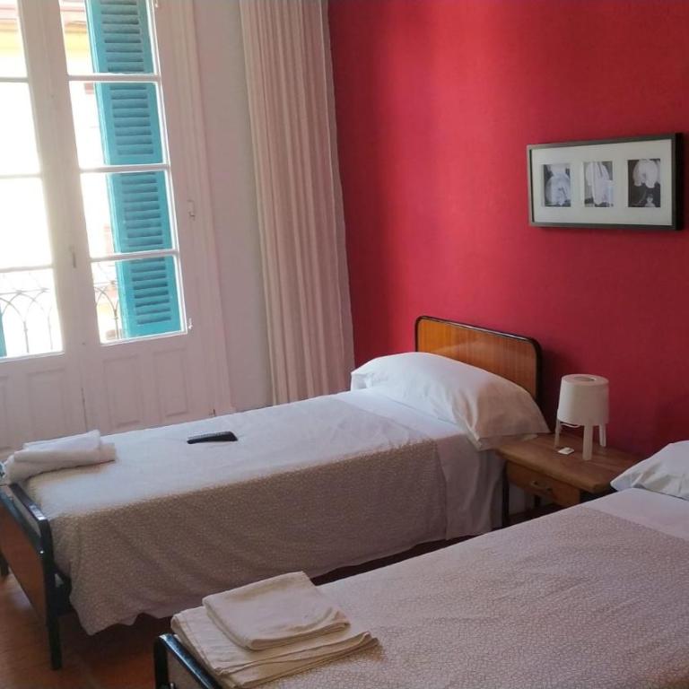Pensión Manoli - Standard Twin Room with Shared Bathroom - 2