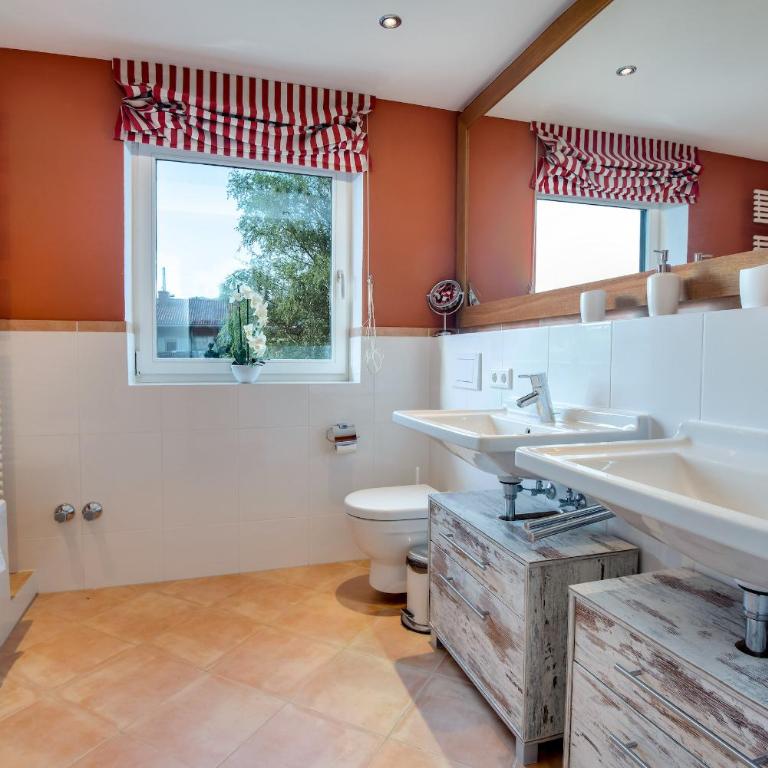 Ferienhaus Seehof mit Sauna & offenem Kamin - Villa - 11