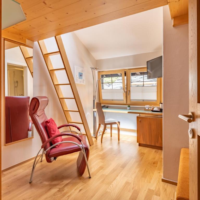 Hotel Pollux - Kleines Einzelzimmer mit Galerie - 1