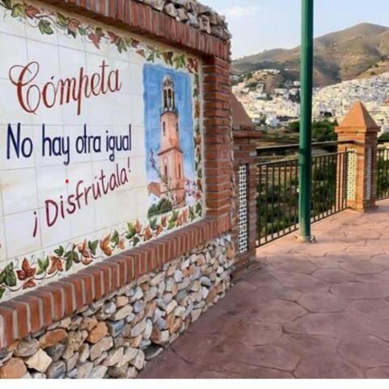 Casa Marlo, Spacious House in the Lively Centre of Cómpeta - Casa de 4 dormitorios - 70