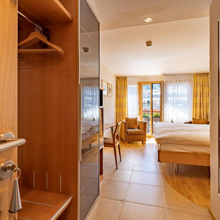 Hotel Pollux - Doppelzimmer mit Balkon - 4
