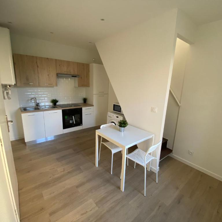 T2 rue Claude genin en duplex - One-Bedroom Apartment - 1