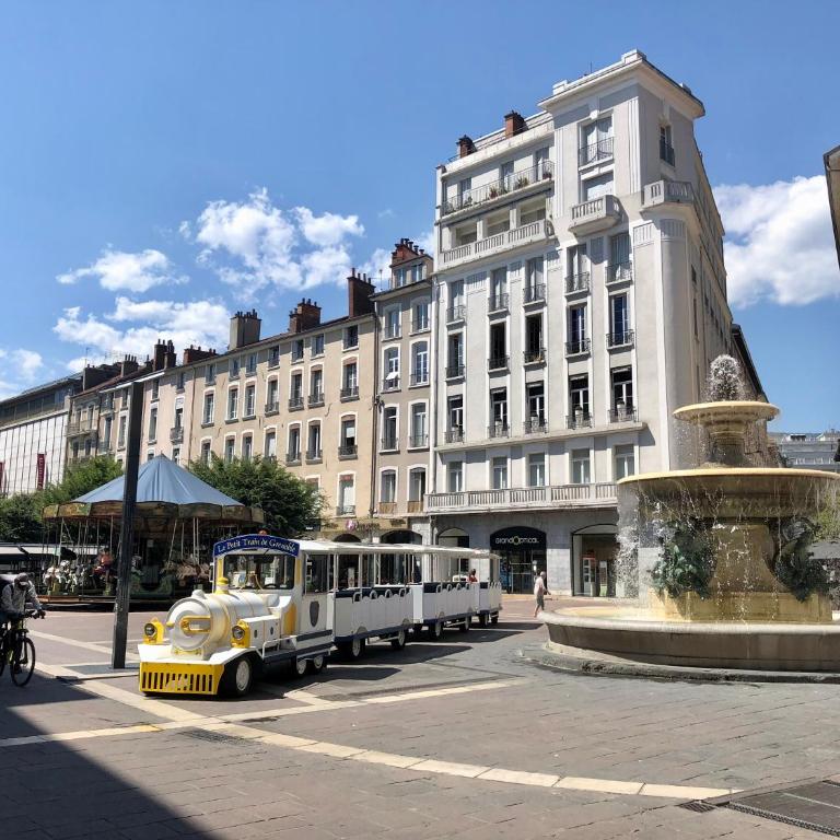 T2 rue Claude genin en duplex - One-Bedroom Apartment - 7