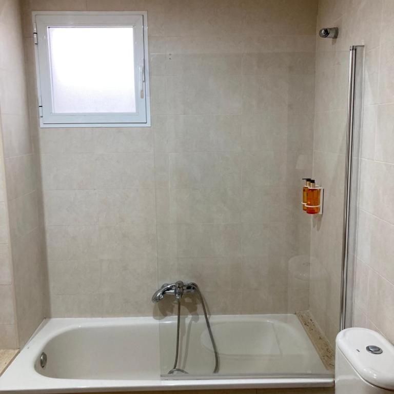 Medinaceli airco, wifi and free parking - Three-Bedroom Apartment - 31